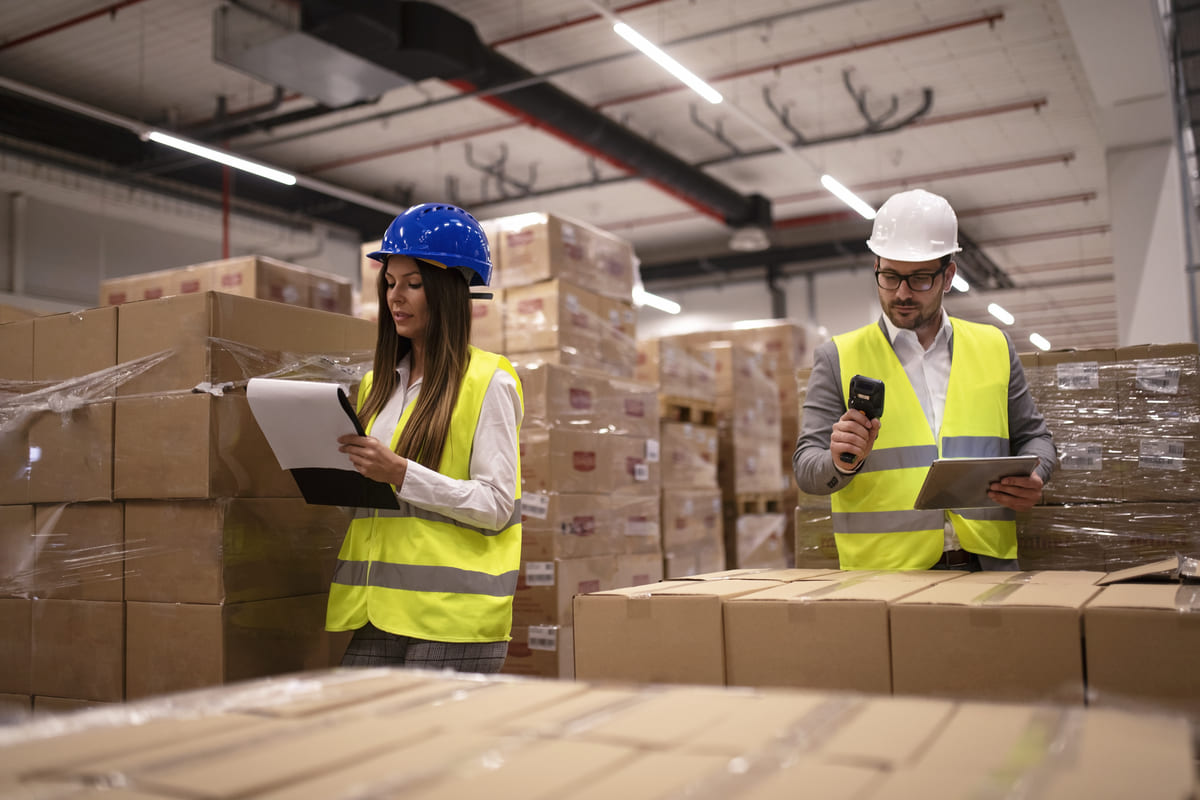 Servicios logísticos en Barcelona para empresas y ecommerce: almacenaje, preparación de pedidos, transporte y devoluciones con control total y atención personalizada.
